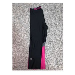 Black Under Armour Capri leggings with pink detail